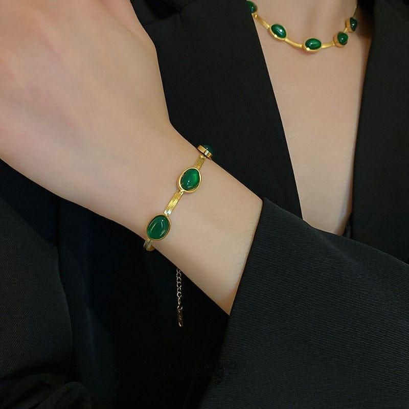 Oval Green Crystal Pendant Necklace and Bracelet Set