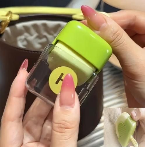 FairDealWorldShop Manual Mini Lint Roller